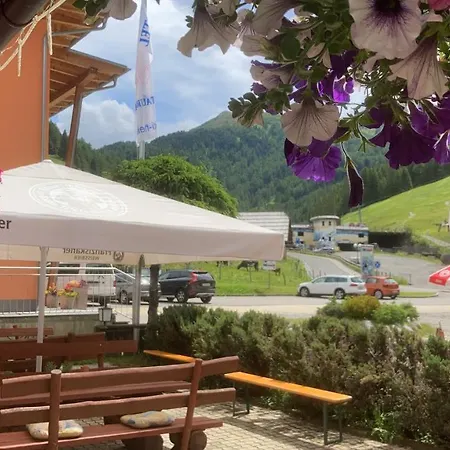 Ξενοδοχείο Hutmannshaus 3*
